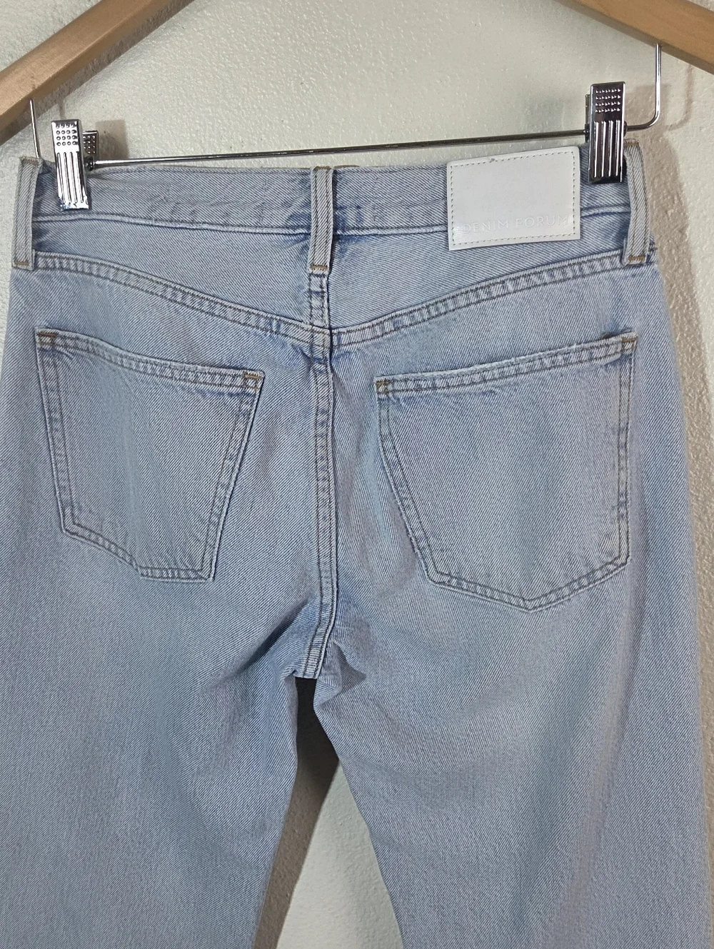 Denim Forum The 90s Joni Lo-Rise Loose Jeans Womens 24 Light Wash Button Fly Raw - Picture 7 of 13